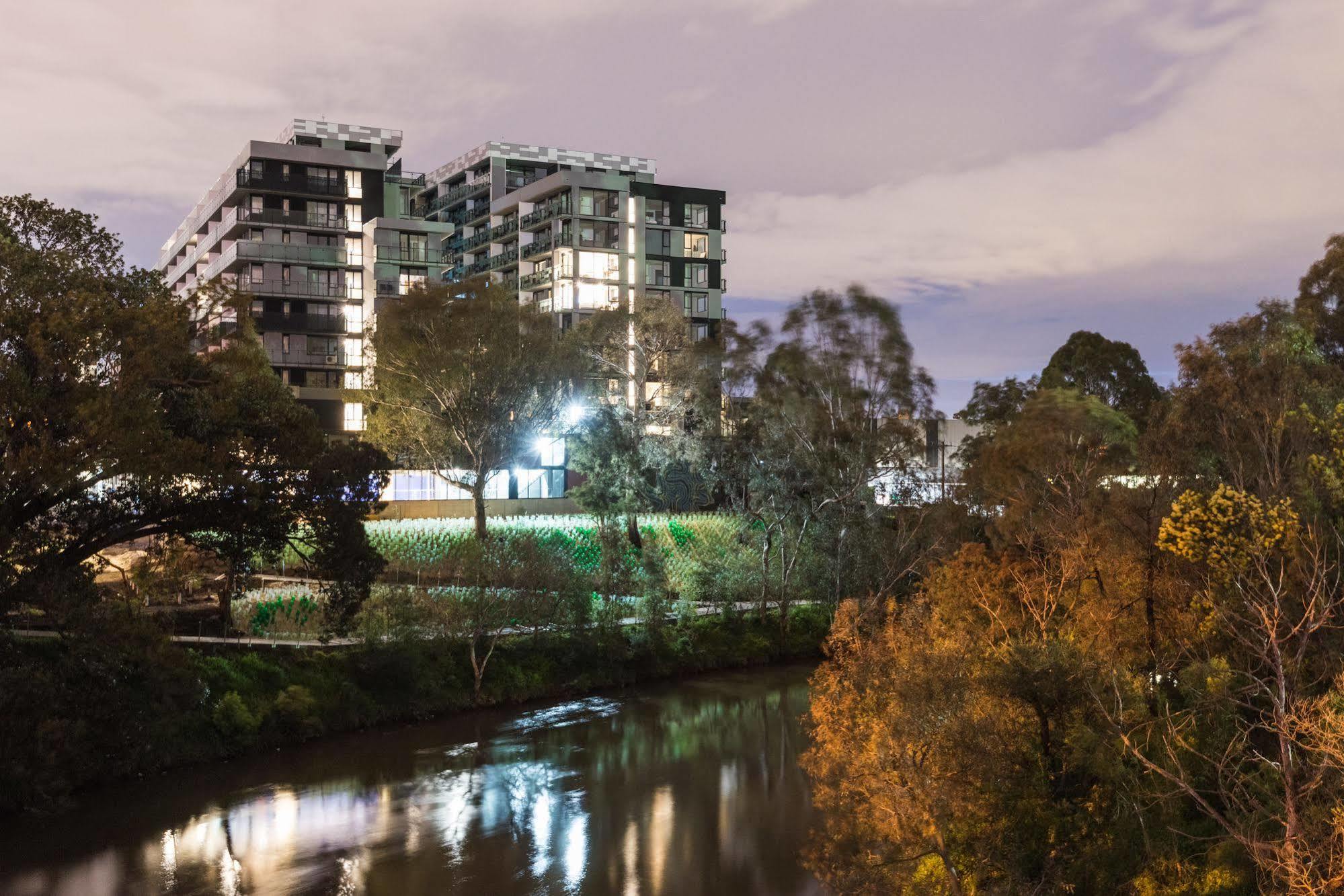 Playhouse Apartments Abbotsford Мелбърн Екстериор снимка